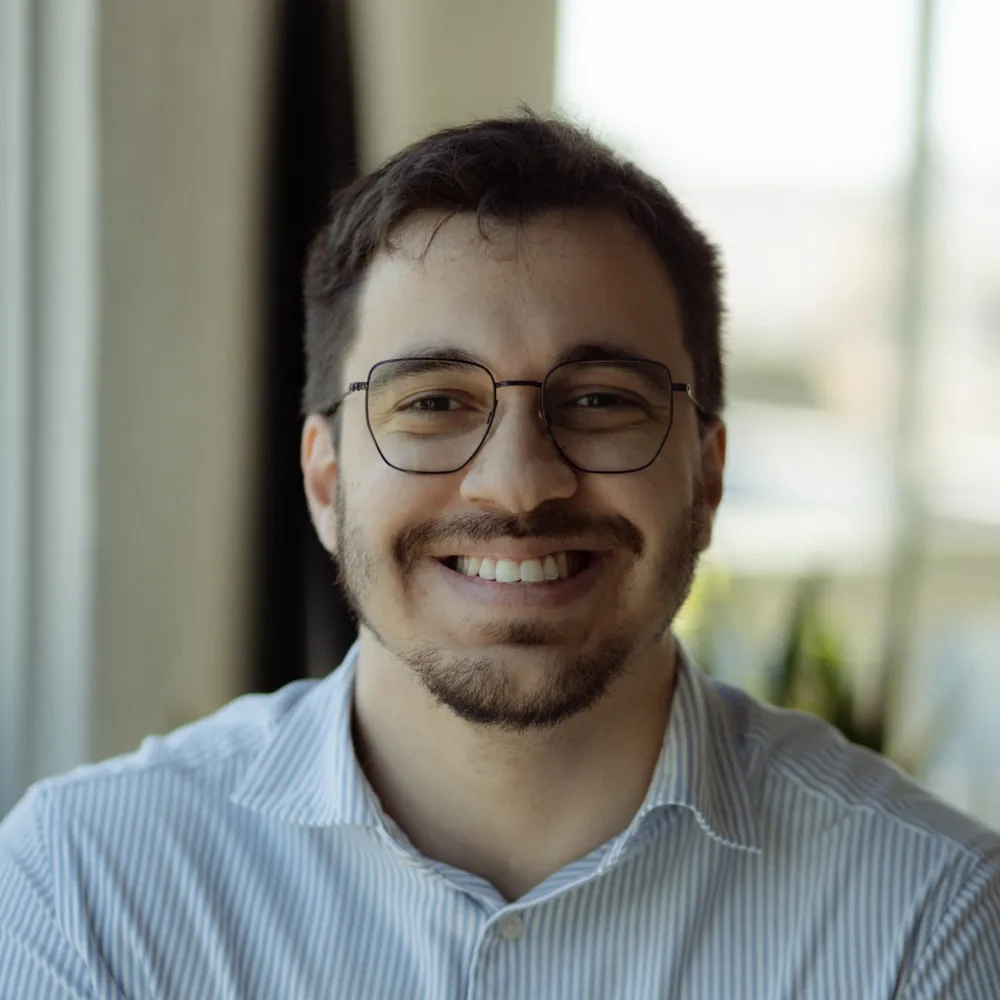 Foto do Dr. Rômulo Leone, médico residente em psiquiatria